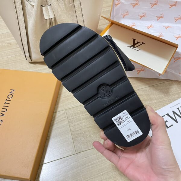 LV Pool Pillow Flat Comfort Mule - Image 30