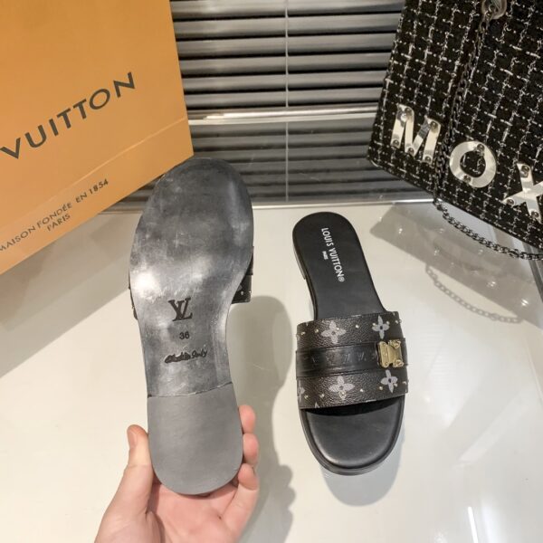 LV Lock It Mule - Image 24
