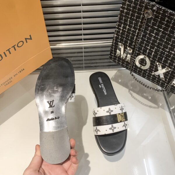 LV Lock It Mule - Image 3