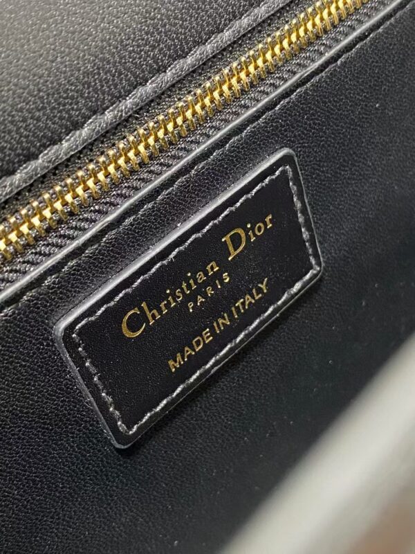 30 Montaigne Bag - Image 9