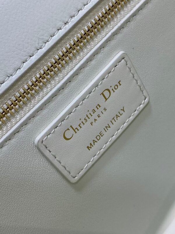30 Montaigne Bag - Image 19