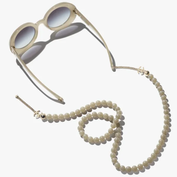CHANEL ROUND SUNGLASSES - Image 4