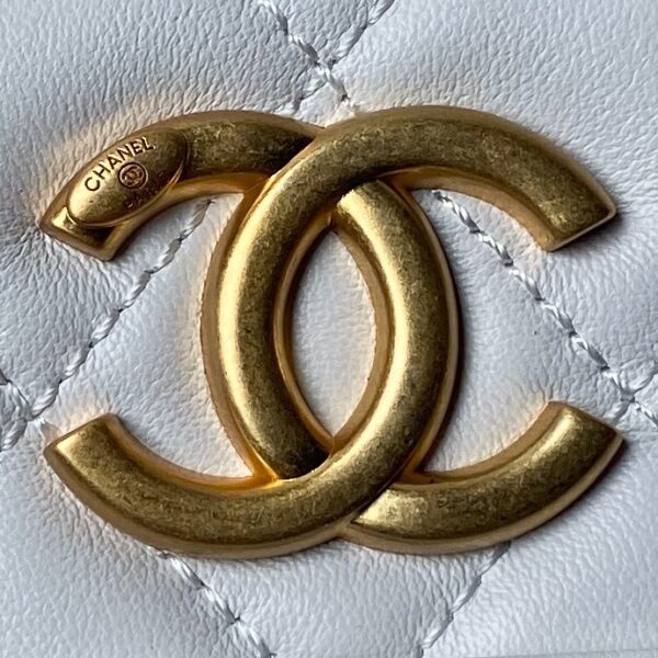 CHANEL HOBO HANDBAG - Image 5