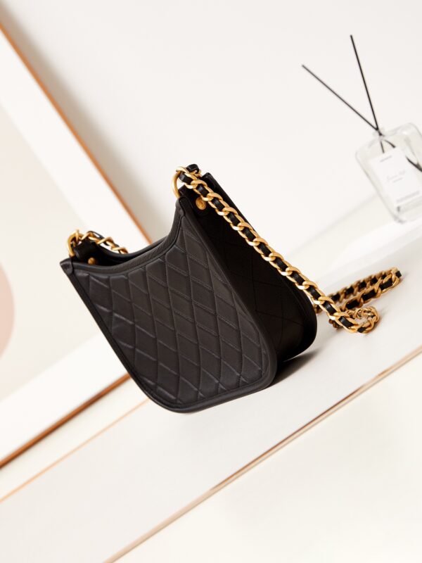 CHANEL HOBO HANDBAG - Image 11