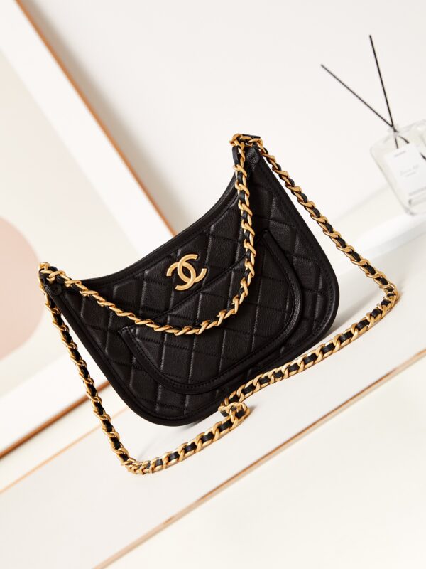 CHANEL HOBO HANDBAG - Image 8