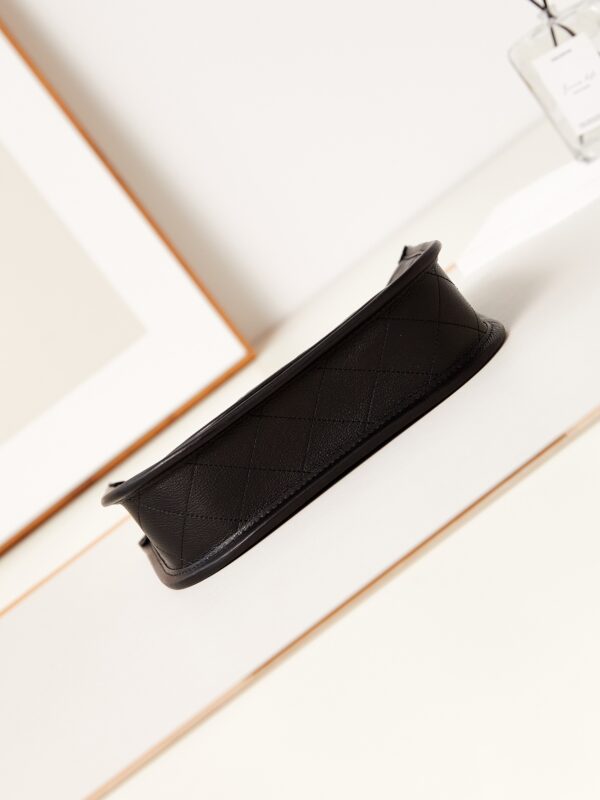 CHANEL HOBO HANDBAG - Image 14