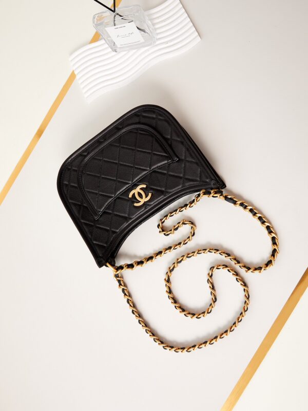 CHANEL HOBO HANDBAG - Image 13