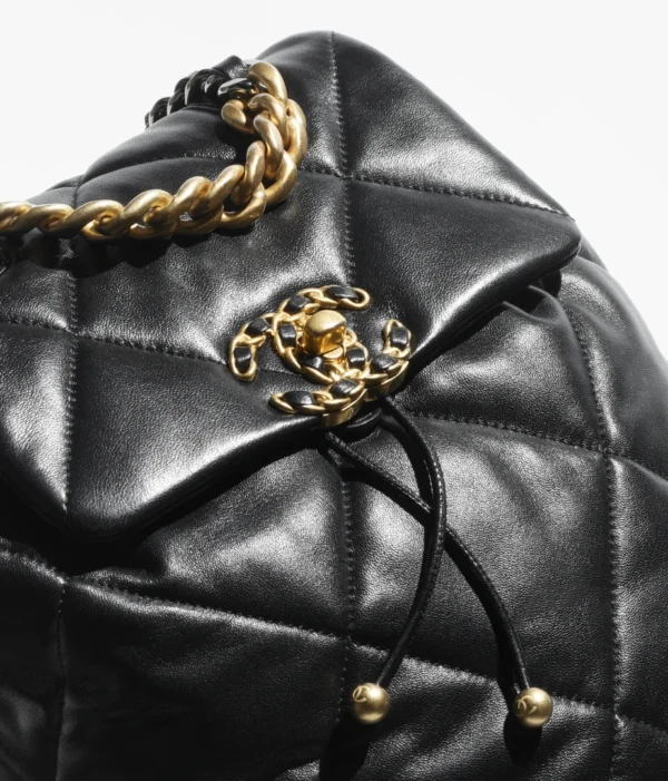CHANEL 19 BACKPACK - Image 3