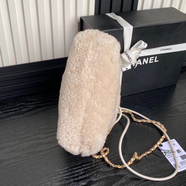 CHANEL 22 Mini Handbag AS3980 - Image 21