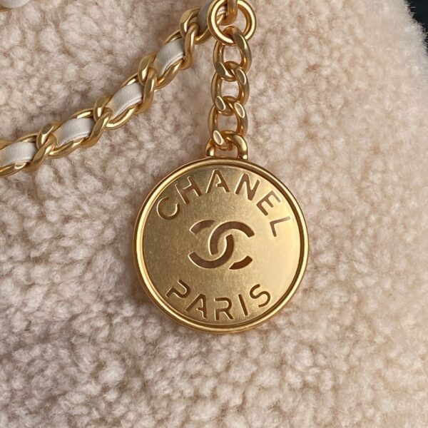 CHANEL 22 Mini Handbag AS3980 - Image 20