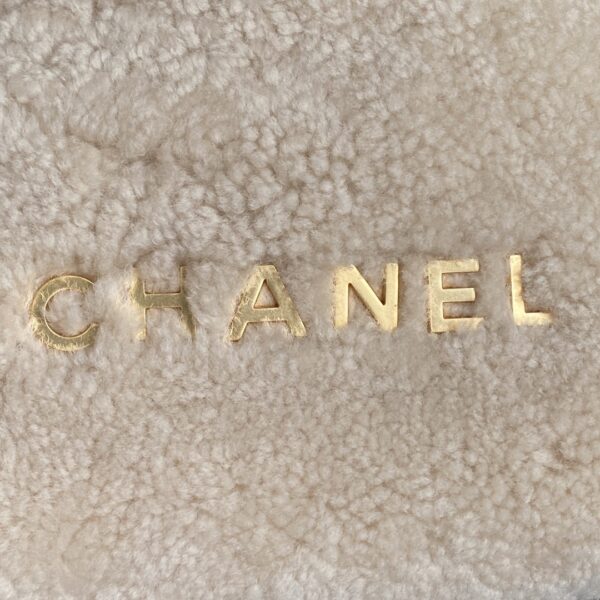 CHANEL 22 Mini Handbag AS3980 - Image 19