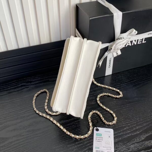 CHANEL Clutch with Chain - Image 23