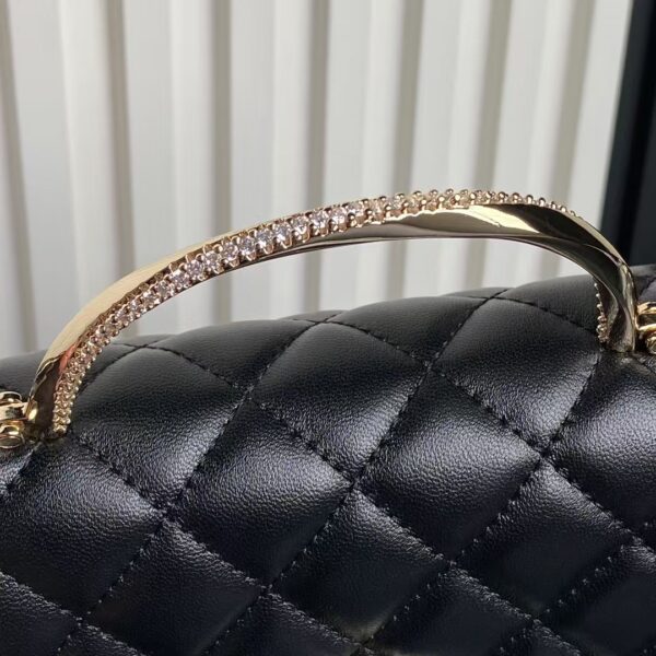 CHANEL Clutch with Chain - Image 18