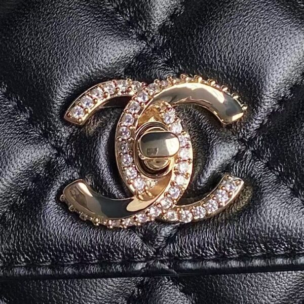 CHANEL Clutch with Chain - Image 17