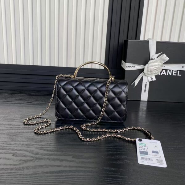 CHANEL Clutch with Chain - Image 14
