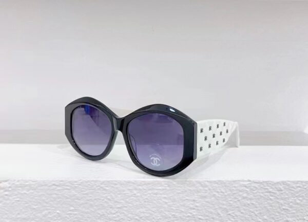 CHANEL OVAL SUNGLASSES - Image 13