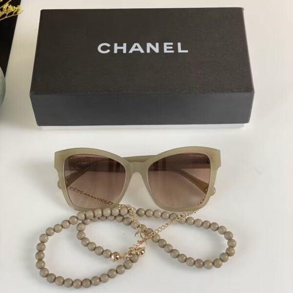CHANEL SQUARE SUNGLASSES - Image 5