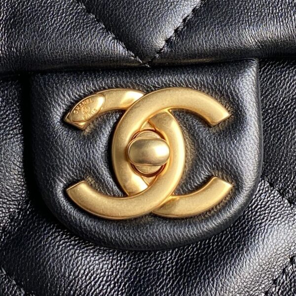 CHANEL Shopping Bag AS5315 - Image 24