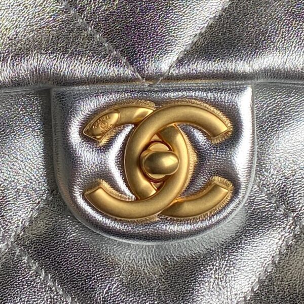 CHANEL Shopping Bag AS5315 - Image 17