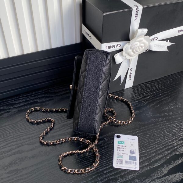 CHANEL Clutch with Chain AP4244 - Image 4