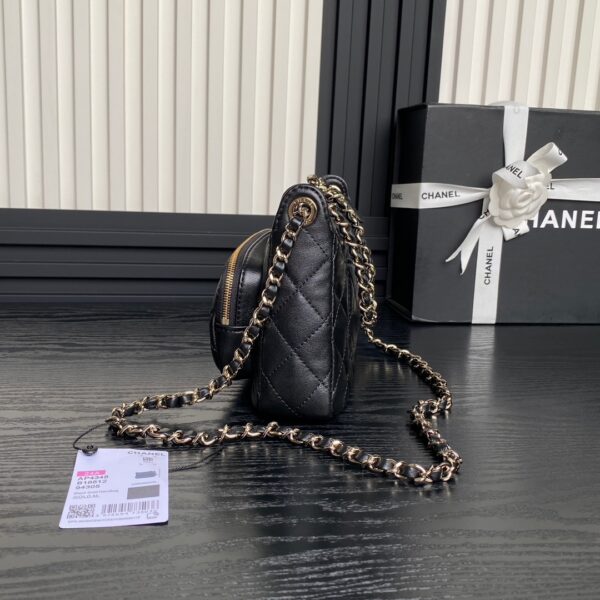 CHANEL Clutch with Chain AP4348 - Image 16