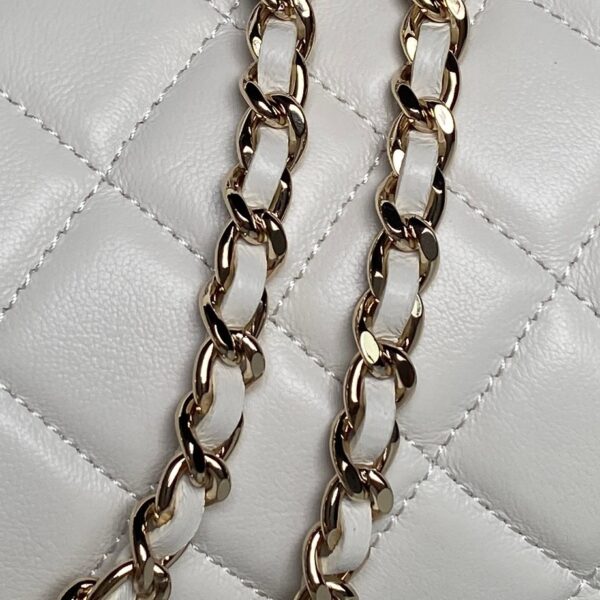CHANEL Clutch with Chain AP4515 - Image 8