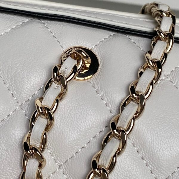 CHANEL Clutch with Chain AP4515 - Image 9