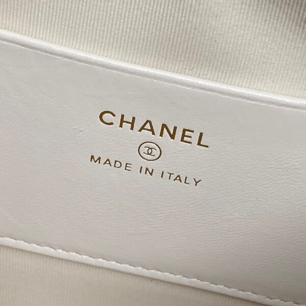 CHANEL Clutch with Chain AP4515 - Image 10