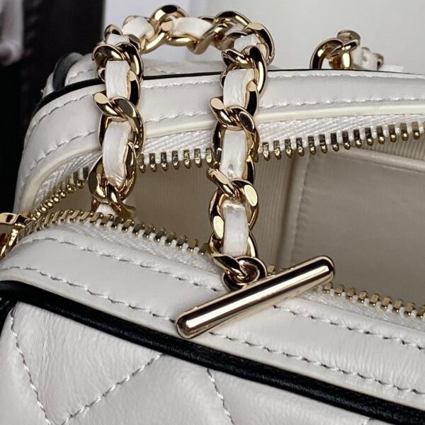 CHANEL Clutch with Chain AP4515 - Image 7