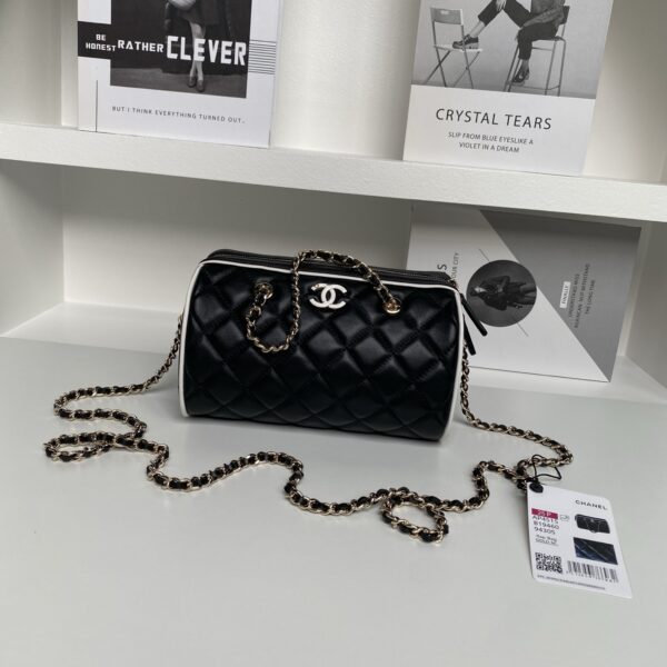 CHANEL Clutch with Chain AP4515 - Image 11
