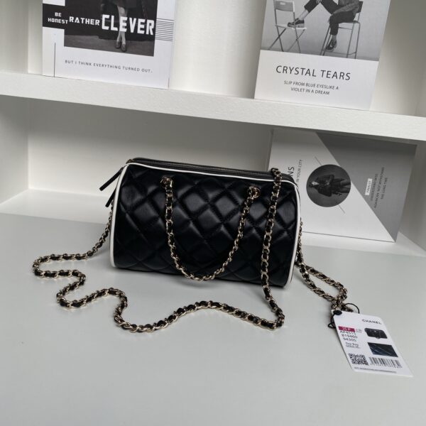 CHANEL Clutch with Chain AP4515 - Image 12