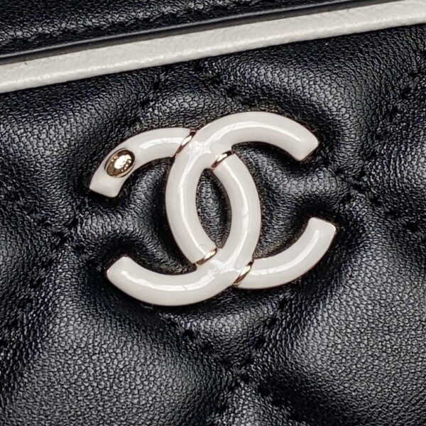 CHANEL Clutch with Chain AP4515 - Image 16