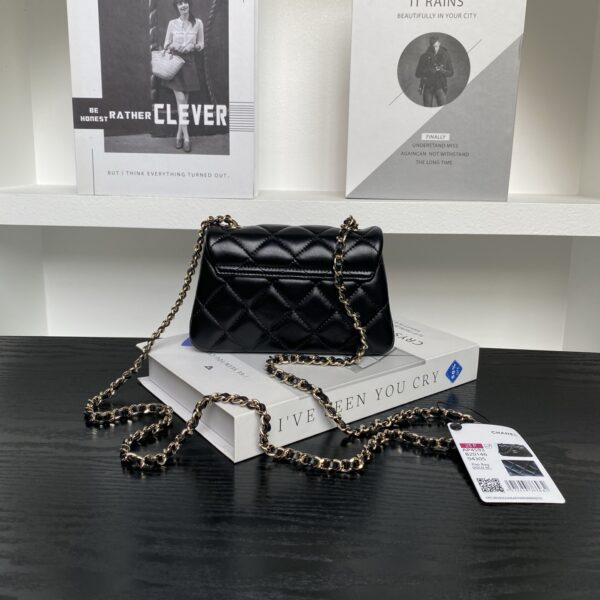 CHANEL Clutch with Chain AP4593 - Image 3