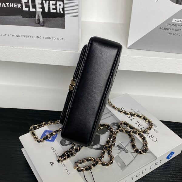 CHANEL Clutch with Chain AP4593 - Image 7