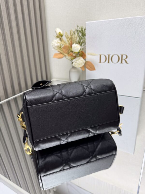 Dior Groove 20 Bag - Image 15