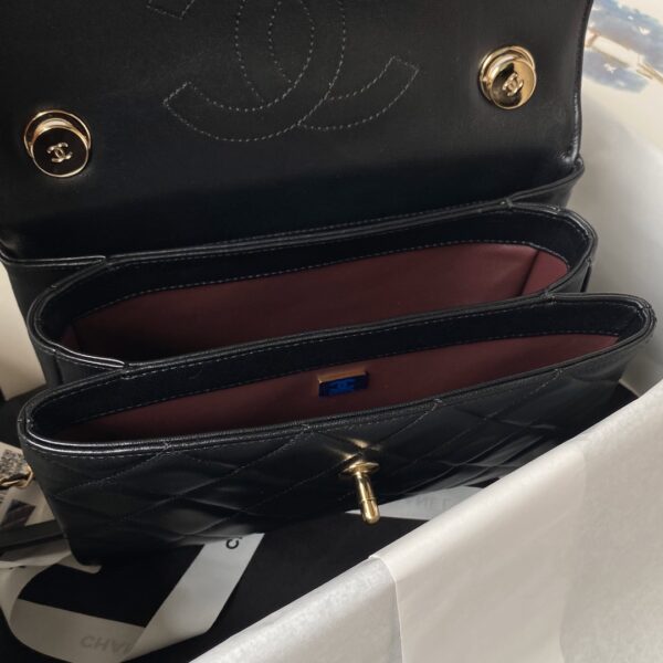 CHANEL FLAP BAG WITH TOP HANDLE - Image 12