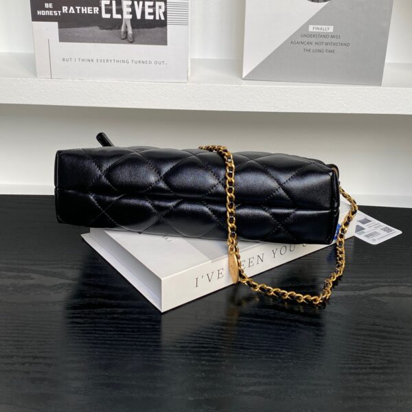 CHANEL Hobo Handbag AS5528 - Image 8