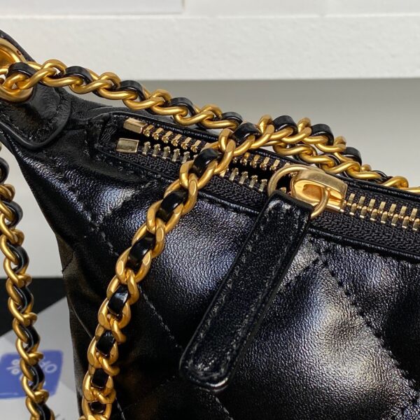 CHANEL Hobo Handbag AS5528 - Image 7