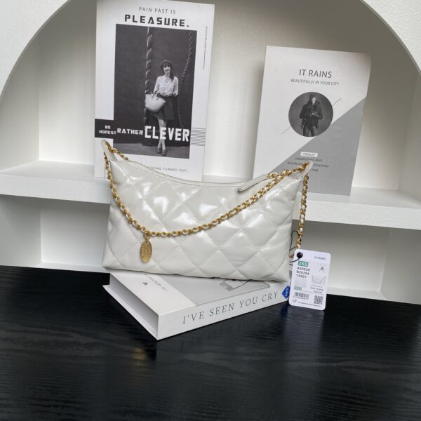 CHANEL Hobo Handbag AS5528 - Image 29