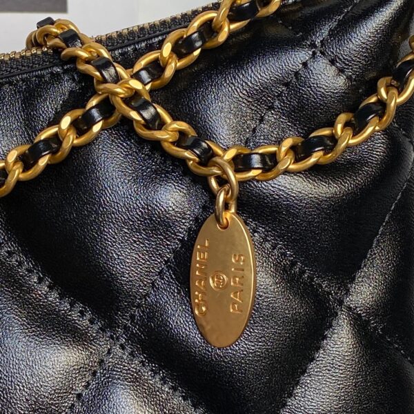 CHANEL Hobo Handbag AS5528 - Image 6