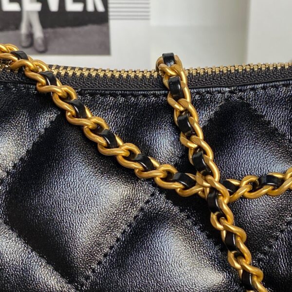 CHANEL Hobo Handbag AS5528 - Image 5