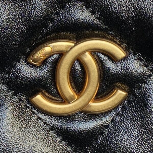 CHANEL Hobo Handbag AS5528 - Image 4