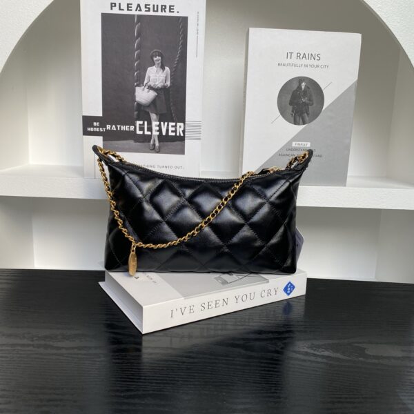 CHANEL Hobo Handbag AS5528 - Image 3