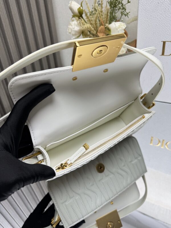 Miss Dior Flap Bag - Image 32