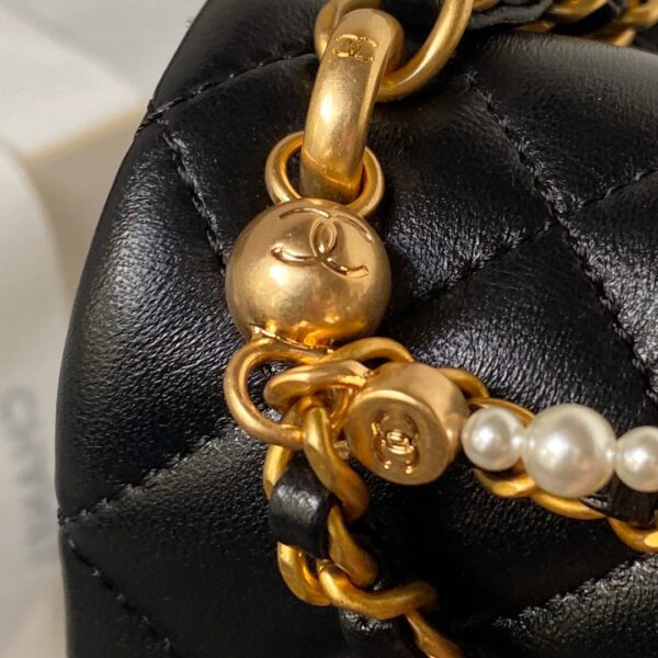 CHANEL MINI FLAP BAG - Image 6
