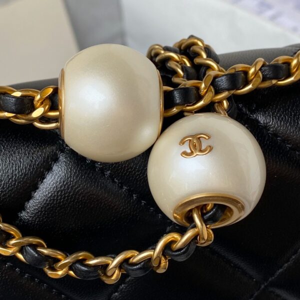 CHANEL MINI FLAP BAG - Image 10