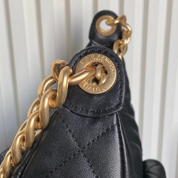 CHANEL Maxi Hobo Bag AS5302 - Image 15