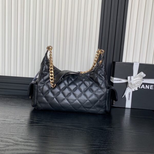 CHANEL Maxi Hobo Bag AS5302 - Image 10
