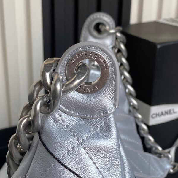 CHANEL Maxi Hobo Bag AS5302 - Image 21