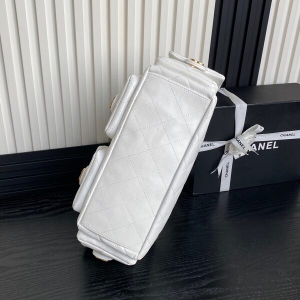 CHANEL Maxi Hobo Bag AS5302 - Image 4